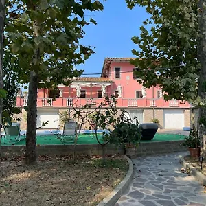  Bed & Breakfast Pirro & Sharon House Italia